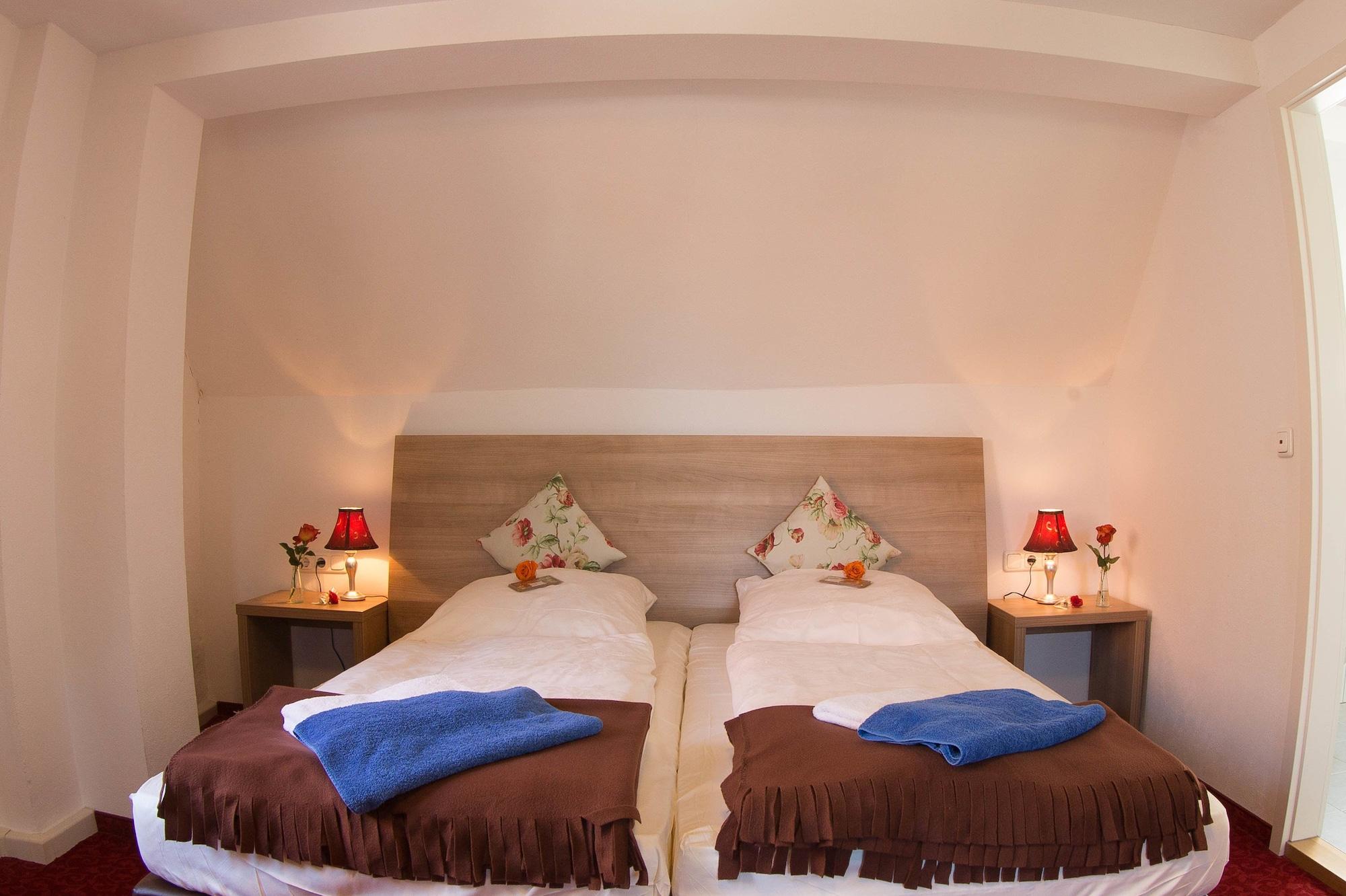 Boutiquehotel Goldene Rose - Self-Check-In Ротенбург-на-Таубері Екстер'єр фото
