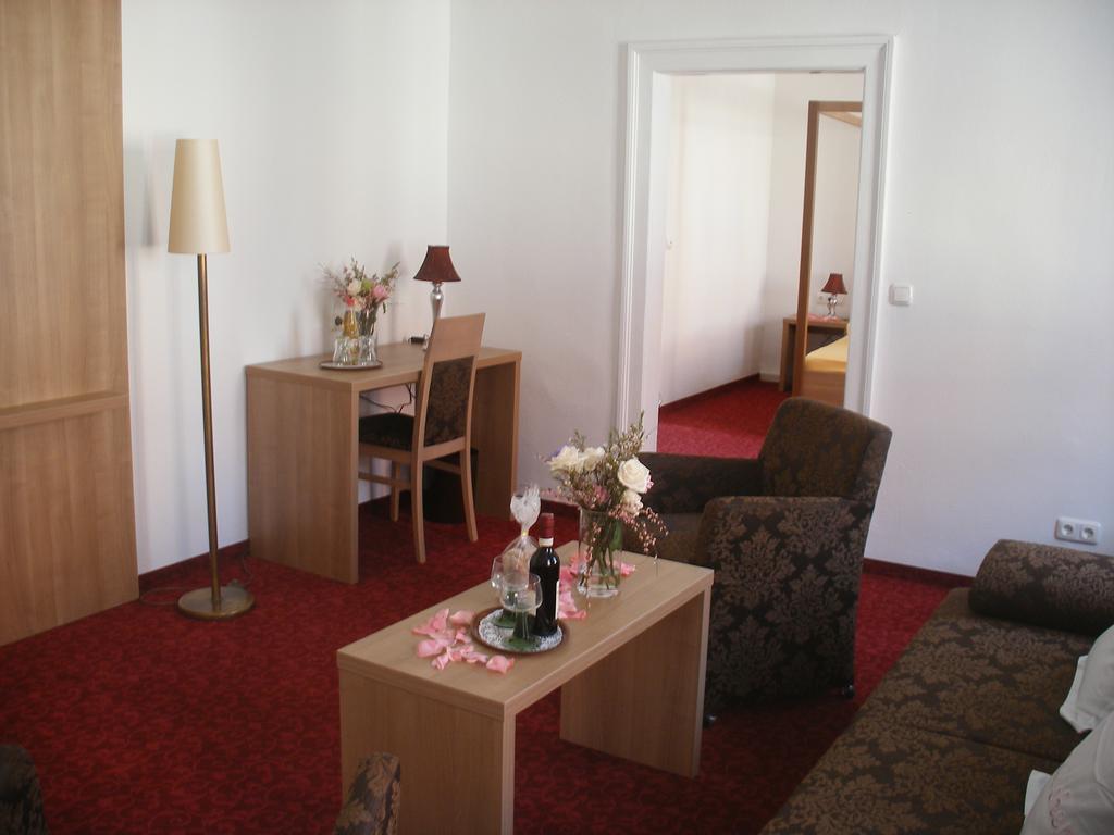 Boutiquehotel Goldene Rose - Self-Check-In Ротенбург-на-Таубері Екстер'єр фото